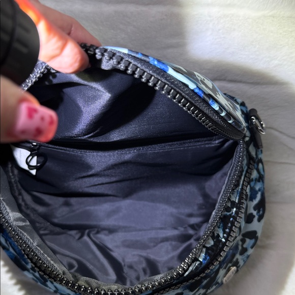 Iris & Rainbow Pink and Blue Leopard Print Best Version Crossbody Bags - Picture 6 of 8